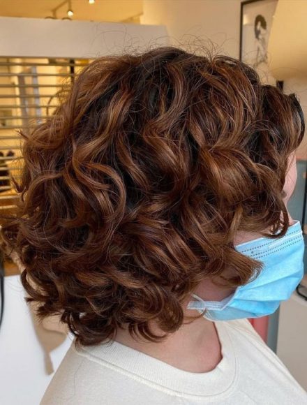 20 Romantic Curly Bob Haircuts Dark Caramel Big Curls 