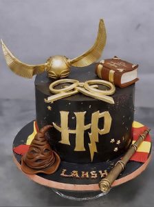 40 The Magical Harry Potter Cake Ideas : Black Harry Potter Cake with ...