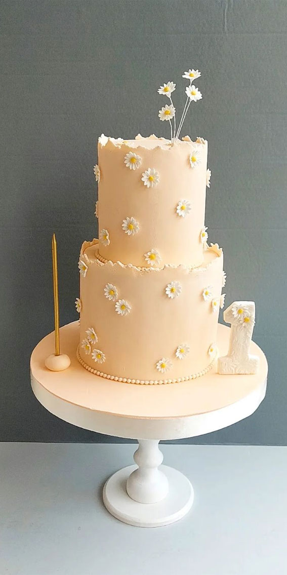 Daisy cake for Daisy's birthday.... - Rita's cake creations | Facebook