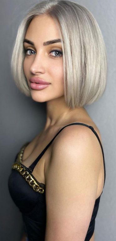 Sleek And Chic Bob Hairstyles Chic Silver Blonde Bob