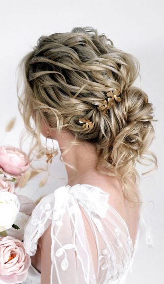 50+ Classic Wedding Hairstyles That Never Go Out of Style : Textured ...