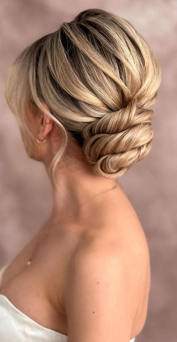 Side Buns Wedding Hairstyles: 21 Trendy Styles + FAQs