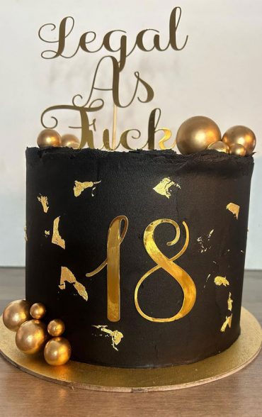 18th Birthday Cake Ideas for a Memorable Celebration : Black & Gold ...