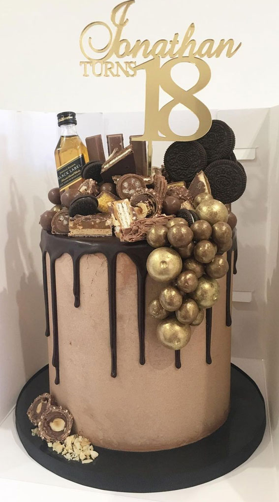 Black Label Cake Design | Black and Gold Drip Cake | Chocolate Decor Cake –  Liliyum Patisserie & Cafe