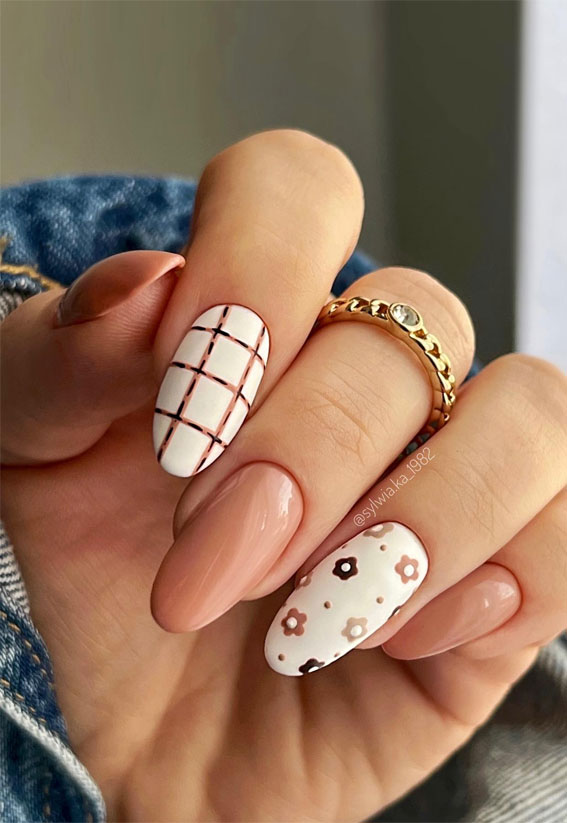 Thanksgiving Nail Art Delights : Matte Neutral Acrylic Nails