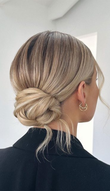 25 Stunning Hairdo Ideas for Every Special Occasion : Classic Bun with ...