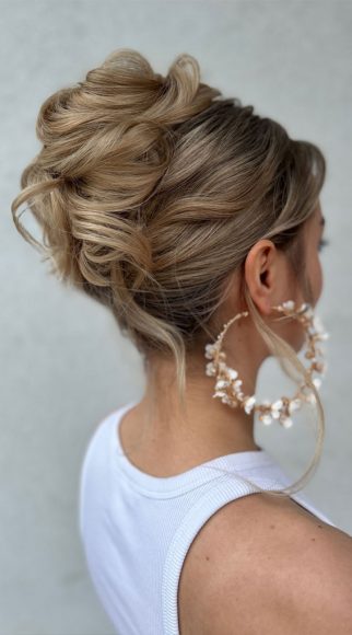 25 Stunning Hairdo Ideas for Every Special Occasion : Textured 90s Vibe ...