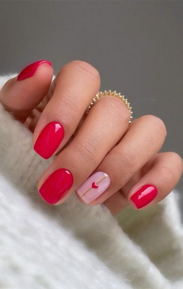 Captivating Valentine's Day Nail Designs : Simple Pink-Red Short Nails