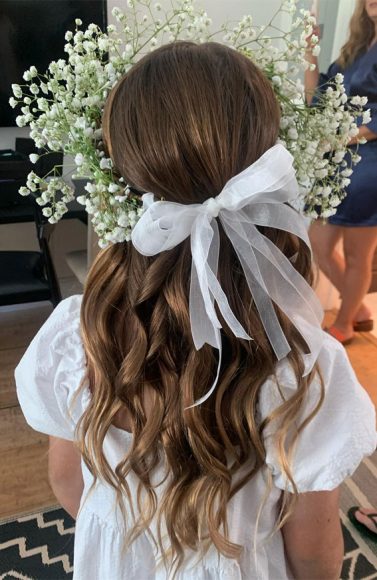 28 Enchanting Flower Girl Hairstyles : Effortless Soft Waves with Baby ...