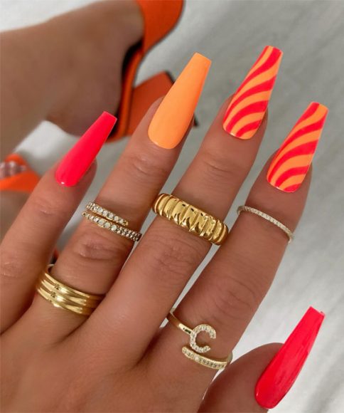 35 Creative Nail Art Inspirations To Transform Your Tips : Sunny Combo 