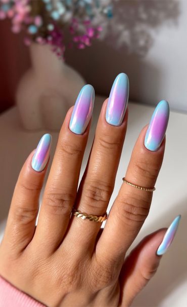 35 Creative Nail Art Inspirations To Transform Your Tips : Aura Blue 