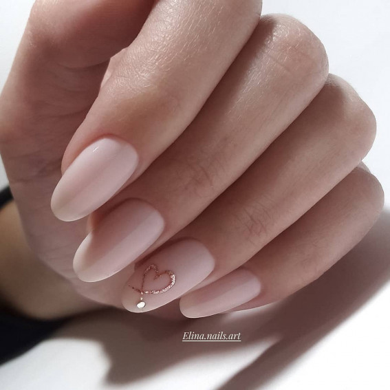 simple classy wedding nails, wedding nails for bride, classy wedding nails short, subtle wedding nails with love heart