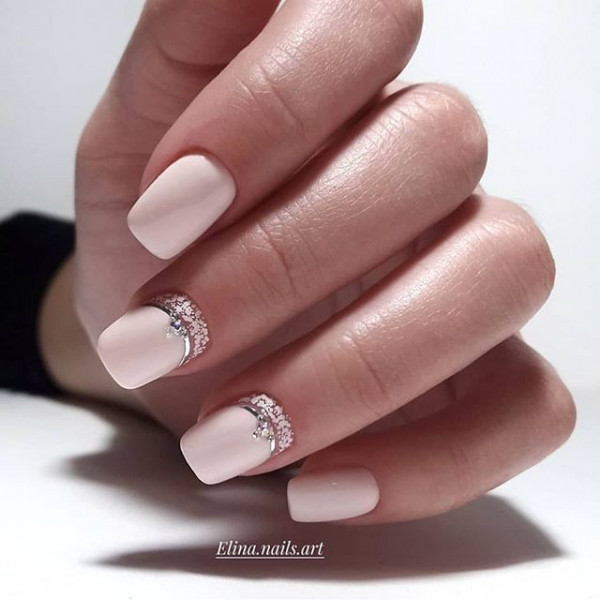 Elegant Short Light Pink Wedding Nails