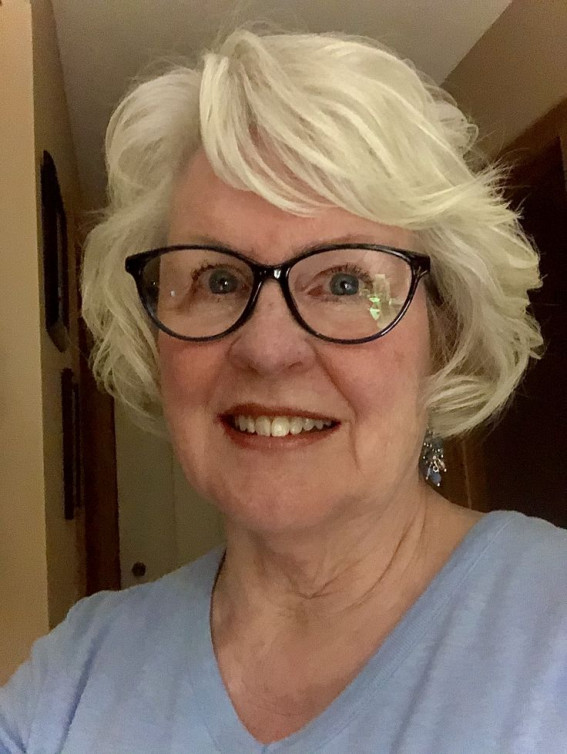 short hairstyle for women over 60 with glasses, Classic Chin Length Bob For Women Over 60 with Glasses, bob hairstyle with fringe for women over 60 with glasses