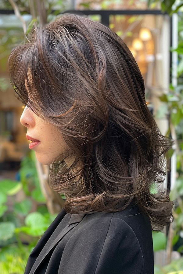 33 Mid-Length Layered Haircuts : Espresso Layers