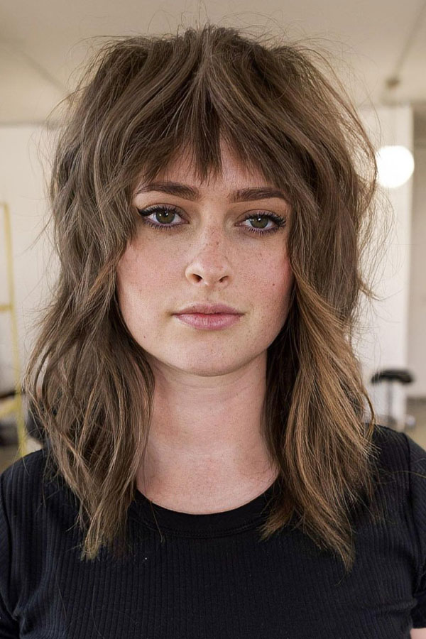 50 Chic Shoulder-Length Haircuts with Bangs : Edgy Shag with Choppy Bangs