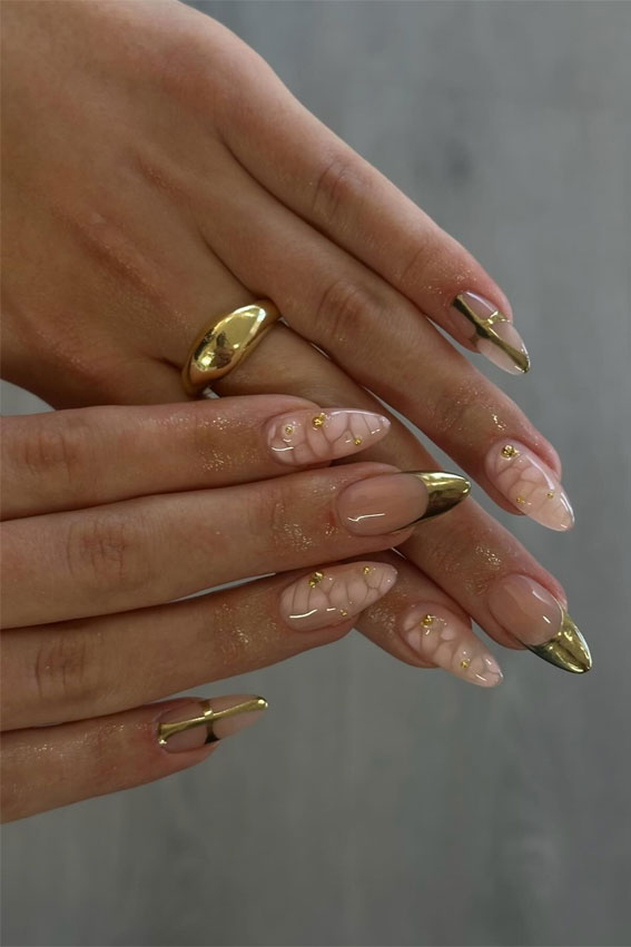 25 Stylish Autumn Nails To Make A Statement : Chic Gold-Tipped Glamour