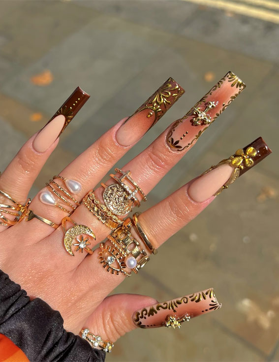 25 Stylish Autumn Nails To Make A Statement : Golden Baroque Glam