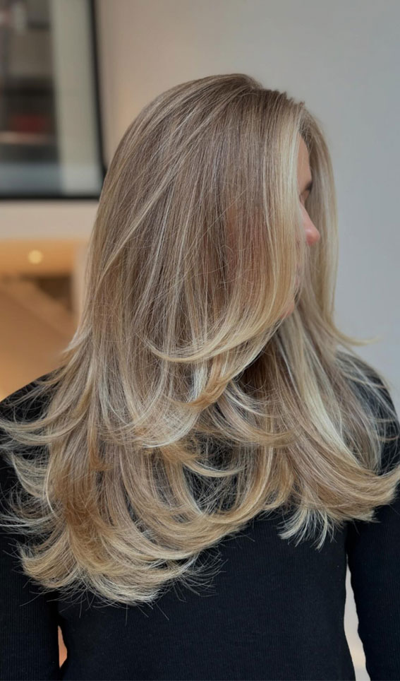 Icy Blonde Layers, Subtle hair colour for dark hair, Subtle hair colour for brunettes, Subtle hair colour for brown hair, Best subtle hair colour