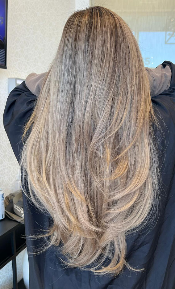 Cool Beige Blonde, Subtle hair colour for dark hair, Subtle hair colour for brunettes, Subtle hair colour for brown hair, Best subtle hair colour