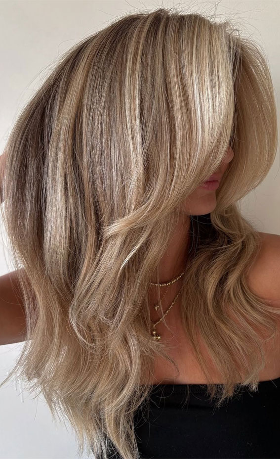 Sandy Blonde Layers, Subtle hair colour for dark hair, Subtle hair colour for brunettes, Subtle hair colour for brown hair, Best subtle hair colour