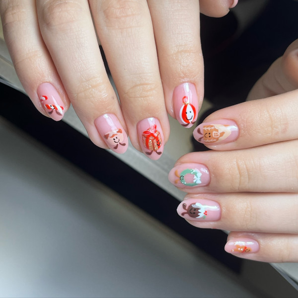 From Subtle to Sparkly Christmas Nails That Wow : Christmas Character Cuties