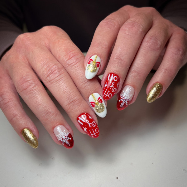 From Subtle to Sparkly Christmas Nails That Wow : Golden Cheer and Festive Fun