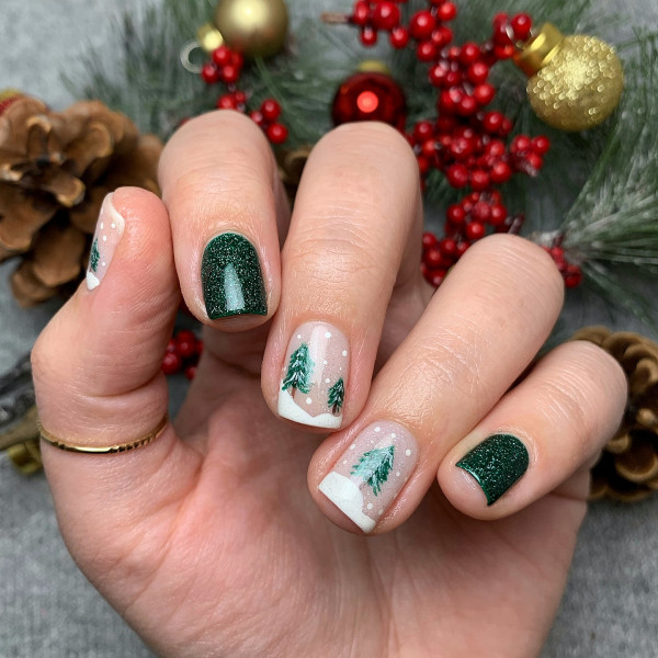 Christmas Tree & Snow Nails, Green Christmas nails, Christmas nail art, Christmas nail ideas, Christmas nails, mix and match festive holiday nails, cute Christmas nail designs, festive holiday nails