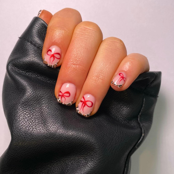 Chic Christmas Bows, Tortoiseshell French tip with Bow Christmas nails, Christmas nail art, Christmas nail ideas, Christmas nails, mix and match festive holiday nails, cute Christmas nail designs, festive holiday nails   