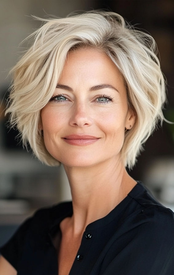 38 Pixie Bob Haircuts For Woman Over 50 : Messy Textured Platinum Blonde Bixie