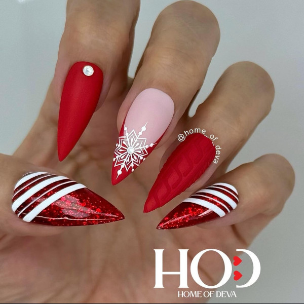 35 Cute Christmas Nail Art Ideas : Festive Red Elegance Stiletto Nails