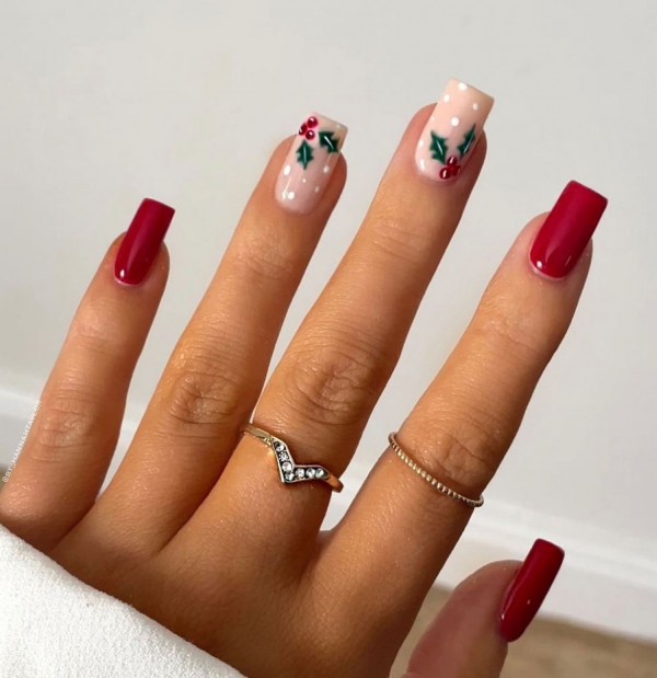 35 Cute Christmas Nail Art Ideas : Classic Holly Cheer Nails