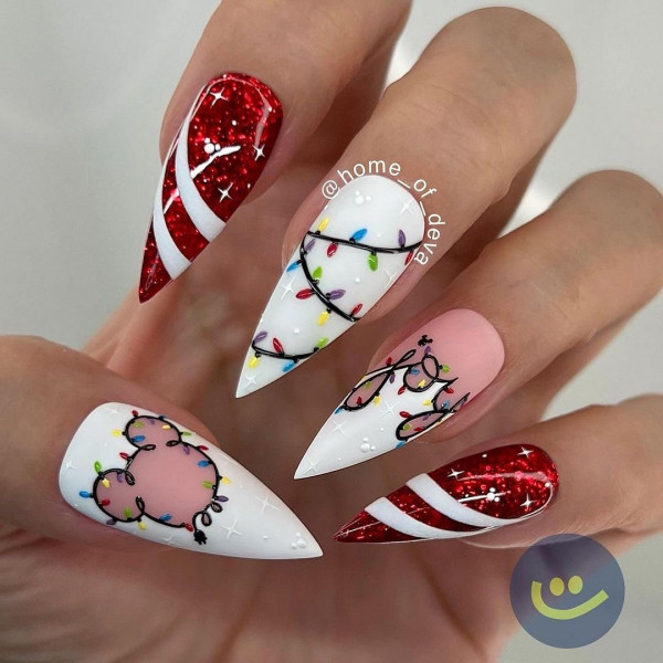 35 Cute Christmas Nail Art Ideas : Twinkling Joy