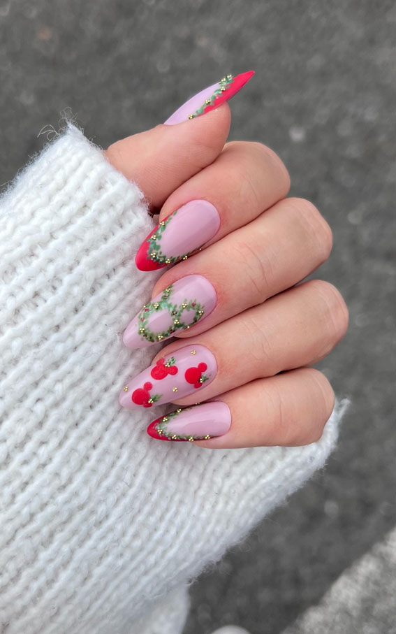 35 Cute Christmas Nail Art Ideas : Mistletoe Magic Nails