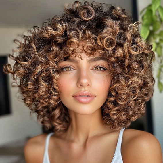 Voluminous Caramel Curls, Medium Length Curly Hairstyles, Shoulder length curly hair with layers, Medium length curly hairstyles, Medium length curly hairstyles for women, Loose curls Hairstyles for medium hair, Medium length curly hair Photos, Haircuts for semi curly hair Female, curly hairstyles