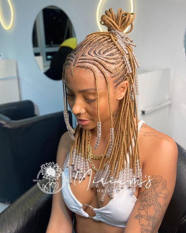 16 Trendy Fulani Braids with Beads : Golden Half-Up Fulani Braids with Clear Beads