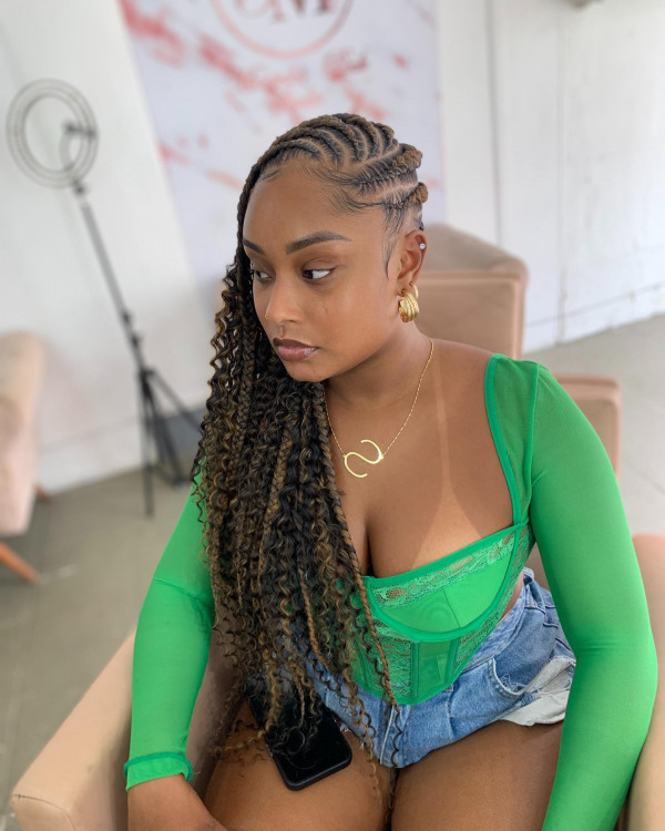 22 Gorgeous Fulani Braids With Curls for a Trendy Look : Side-Swept Fulani Braids with Soft Curls