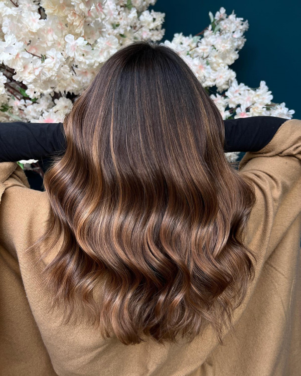 Chestnut Ombre Caramel Undertones, Low Maintenance Hairstyle, brunette hair colour, Low-Maintenance Hairstyle, brunette hair colour, brown hair colour