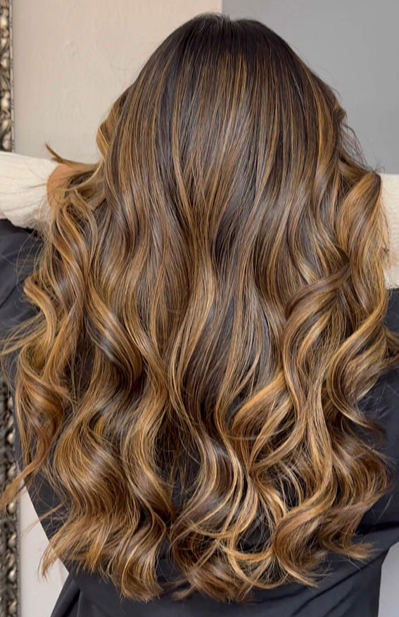 32 Hot Cappuccino Brunette Hair Colour Ideas : Rich Brunette with Caramel Balayage Waves