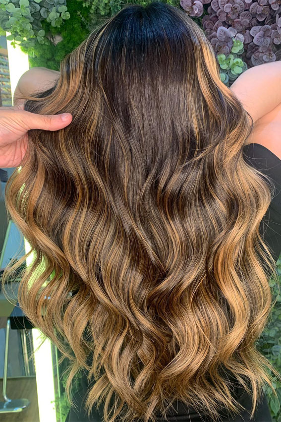 Brunette with Blonde Balayage Waves, cappuccino brunette hair colour, cappuccino hair colour, cappuccino balayage