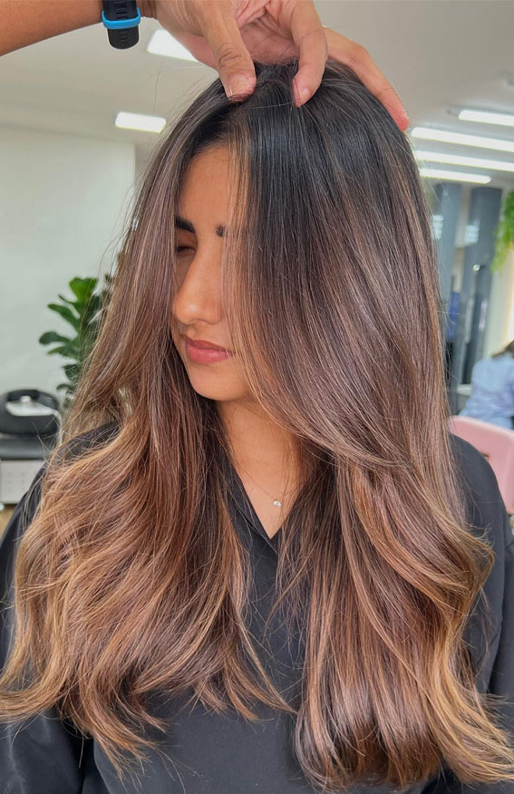 32 Hot Cappuccino Brunette Hair Colour Ideas : Chic Brunette Hair with Sun-Kissed Balayage