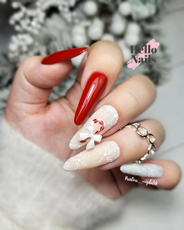 30 Elegant Christmas Nail Designs : Candy Cane Winter Wonder