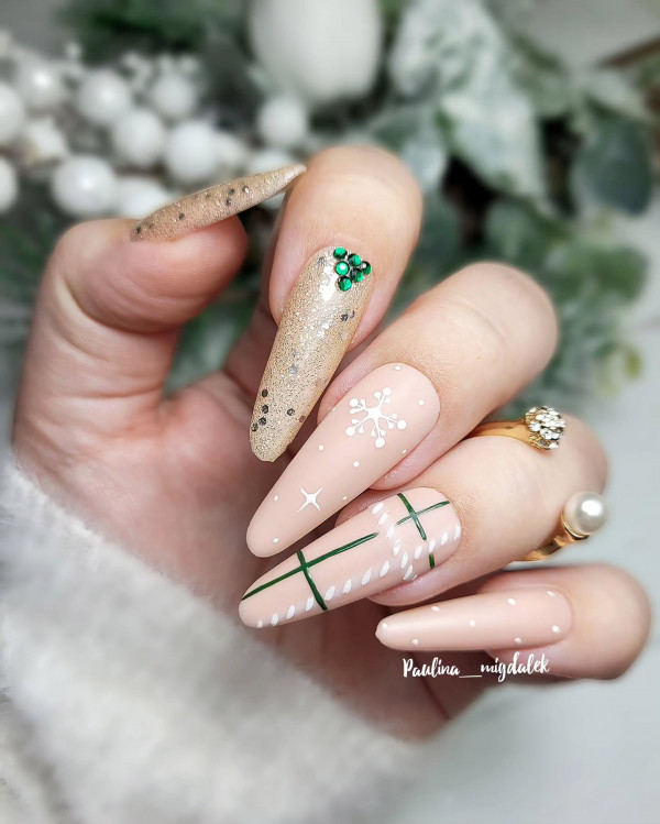 30 Elegant Christmas Nail Designs : Golden Glow & Festive Plaid Nude Nails