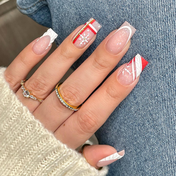 30 Elegant Christmas Nail Designs : Red and White Festive Square-Shaped Nails