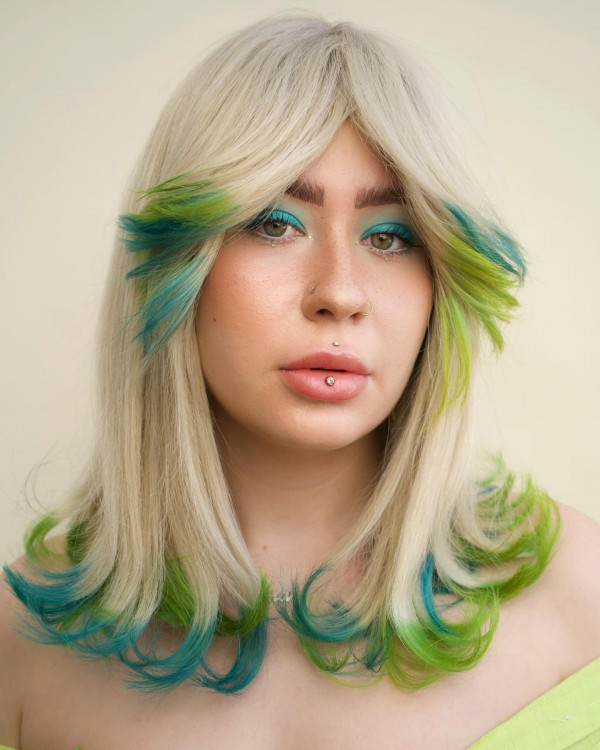 Retro Lime and Teal Dip Dye Ends on Blonde Layers with Bangs, Best dip dyed hair, Dip dye hair Colour Ideas, Dip dyed hair blonde, Dip dye black hair, Dip dye hair colour ideas brunette, Dip dye hair colour ideas blonde