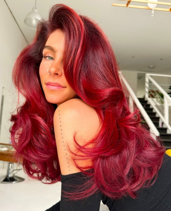 25 Red Hair Colour Ideas for a New Look: Luscious Burgundy Long Bouncy Waves