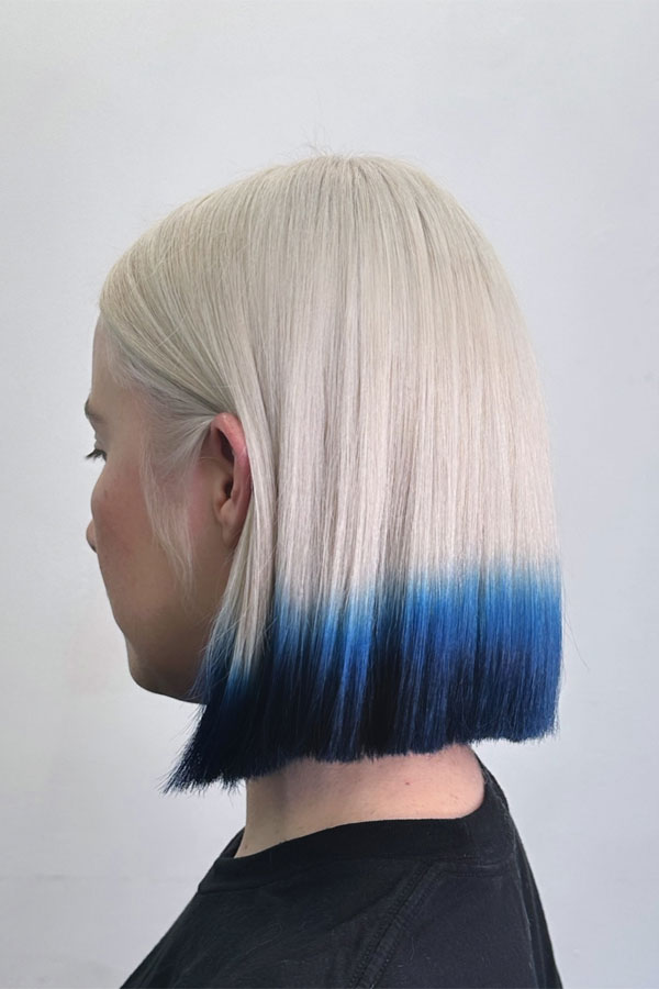 20 Bold Dip-Dyed Hair Colour Ideas : Deep Blue Dip Dye on Platinum Blunt Bob