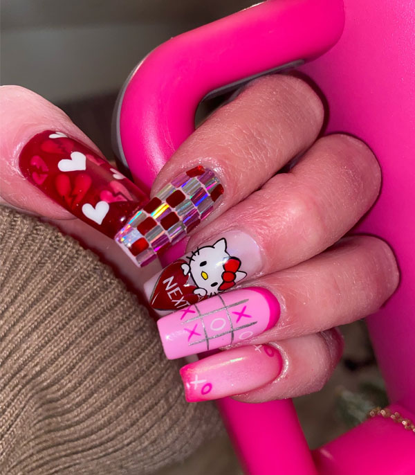 20 Hello Kitty Nails for Valentine’s Day : Cute Pink Tic-Tac-Toe Nails