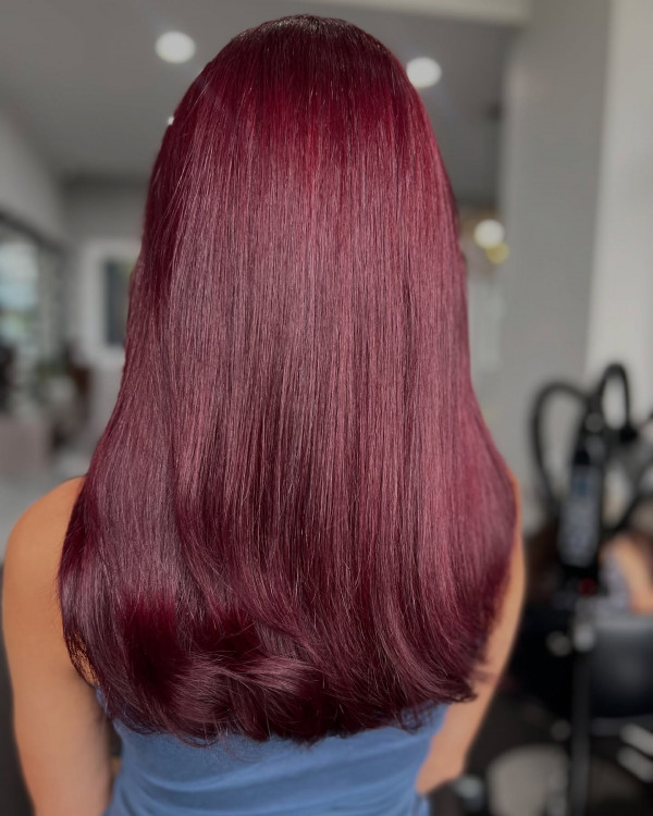 25 Red Hair Colour Ideas for a New Look: Smooth Burgundy Long Straight Sleekness