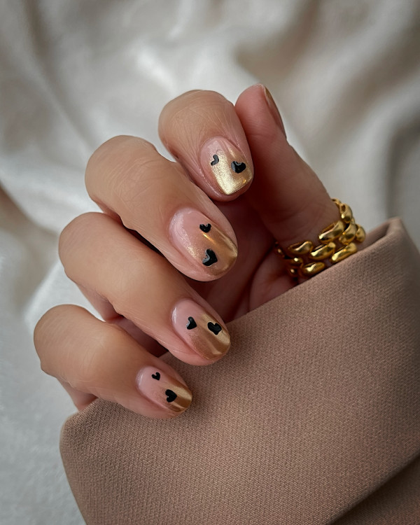 40 Charming Love Heart Accent Nail Ideas : Black Heart Ombre Golden Tips